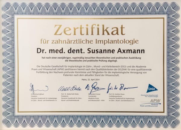 Zertifikat für zahnärztliche Implantologie der DGI für Dr. Susanne Axmann